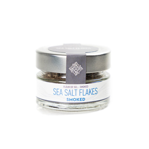 Cretan Anthos Meersalz Flakes geräuchert 40 g – aromatische, knusprige geräucherte Meersalzflocken aus Kreta, perfekt zum Verfeinern von mediterranen Gerichten.