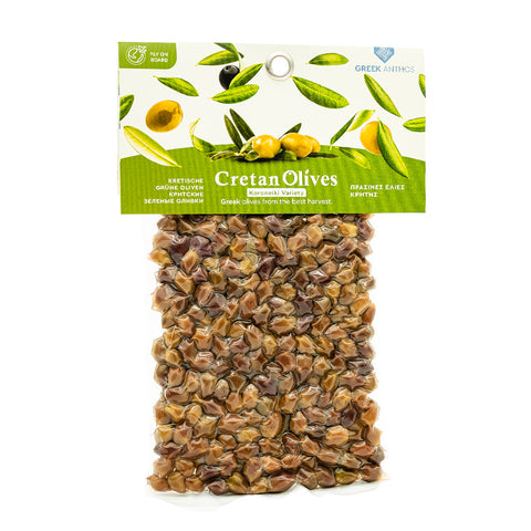 Kretische Oliven - die kleine Koroneiki Olive meist zu Öl verarbeitet. Bei KRETA natürlich auch zum direkten Verzehr zu finden. Intensiv aromatisch, ein Geschmackserlebnis der besonderen Art. 